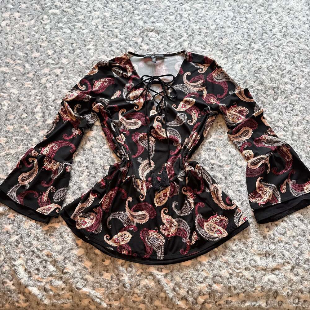 White House Black Market Black Paisley Print Lace-Up V-Neck Bell Sleeve Peplum T